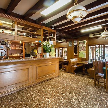 Albergo Ristorante Da Felice Loria Buitenkant foto