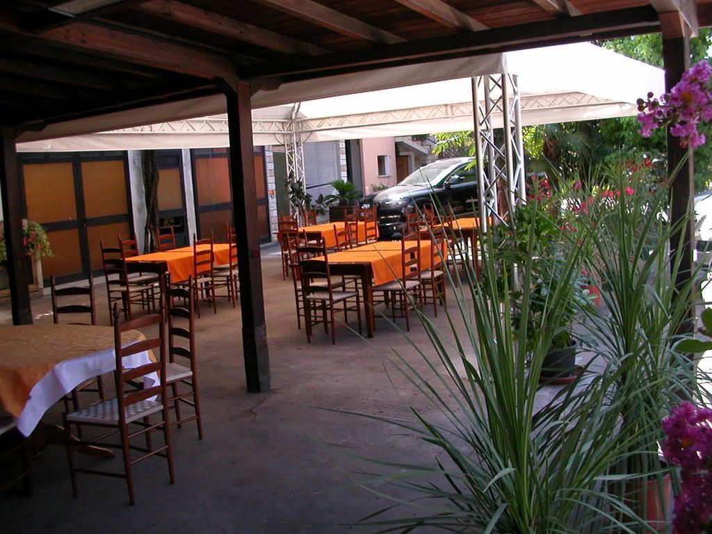 Albergo Ristorante Da Felice Loria Buitenkant foto