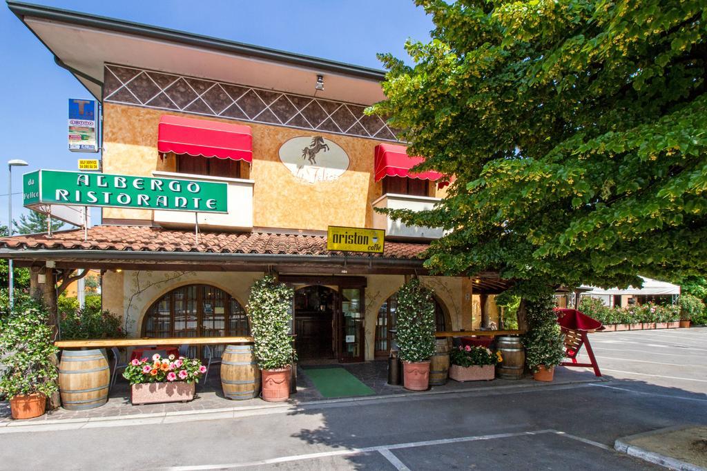 Albergo Ristorante Da Felice Loria Buitenkant foto