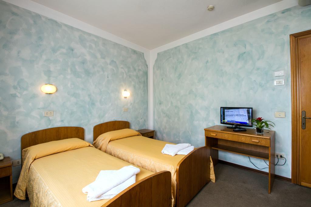 Albergo Ristorante Da Felice Loria Buitenkant foto