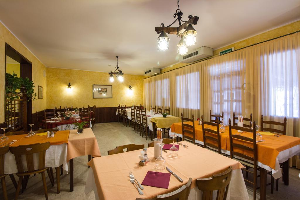 Albergo Ristorante Da Felice Loria Buitenkant foto
