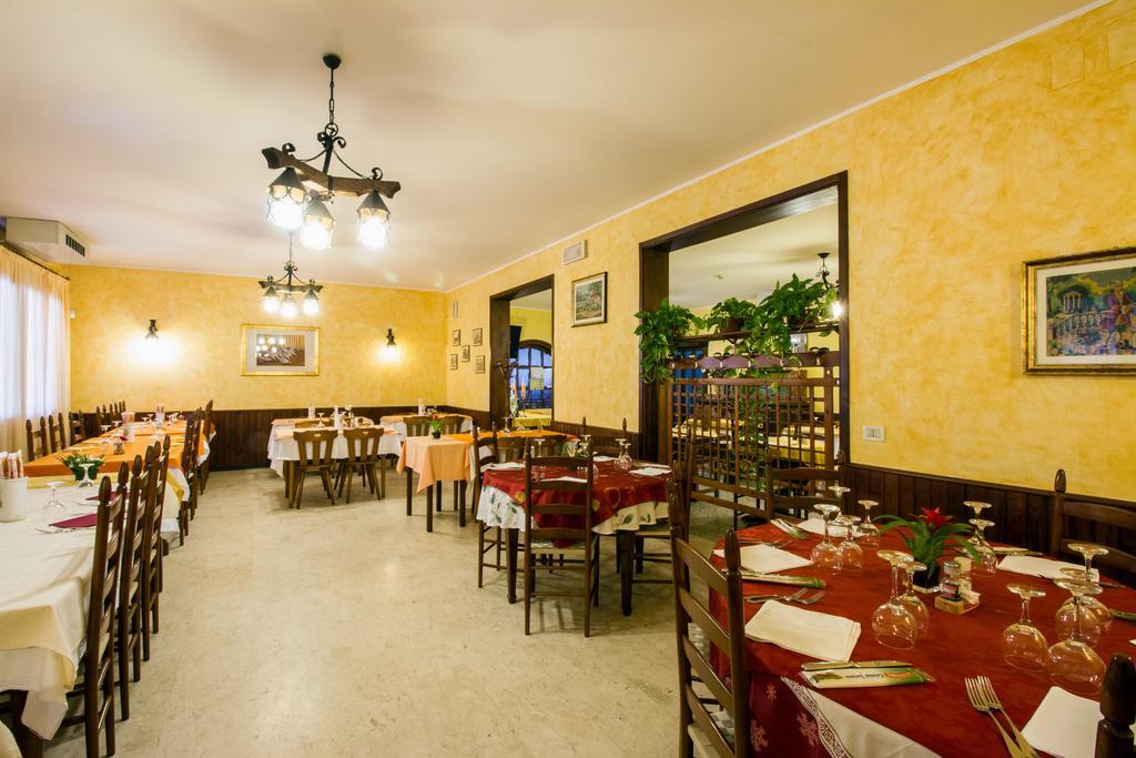 Albergo Ristorante Da Felice Loria Buitenkant foto